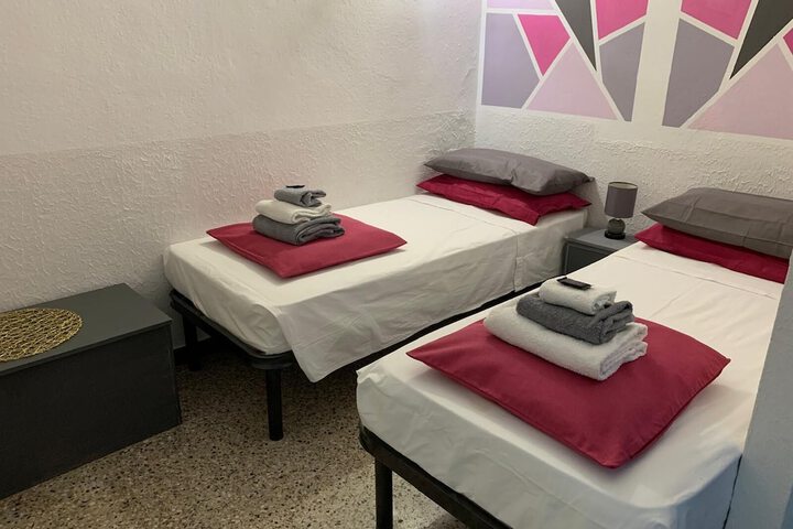Room 4 of 5