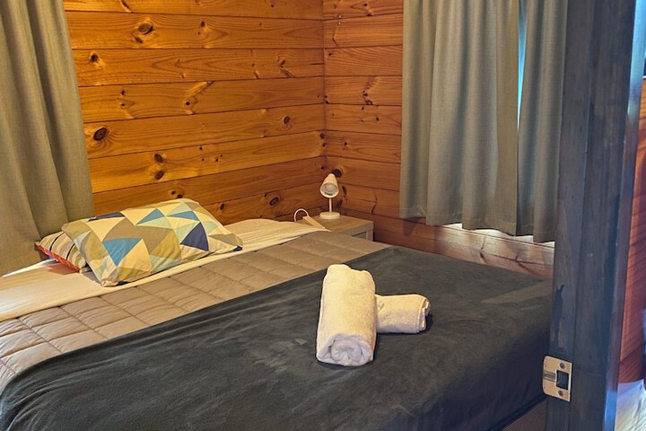 Room 5 of 17