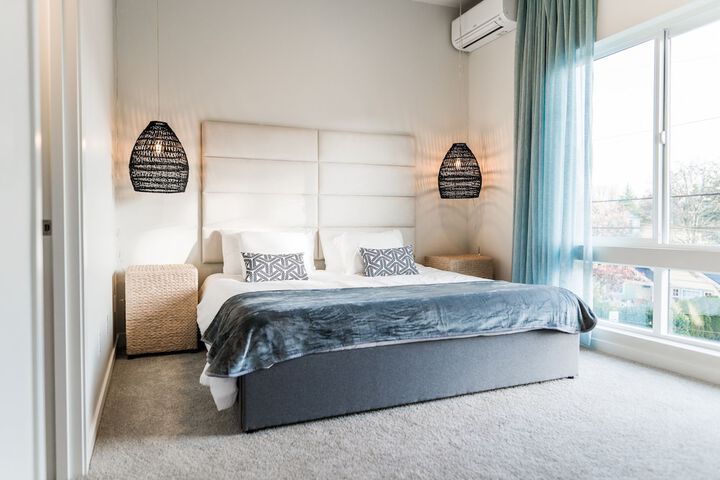 Room 2 of 18