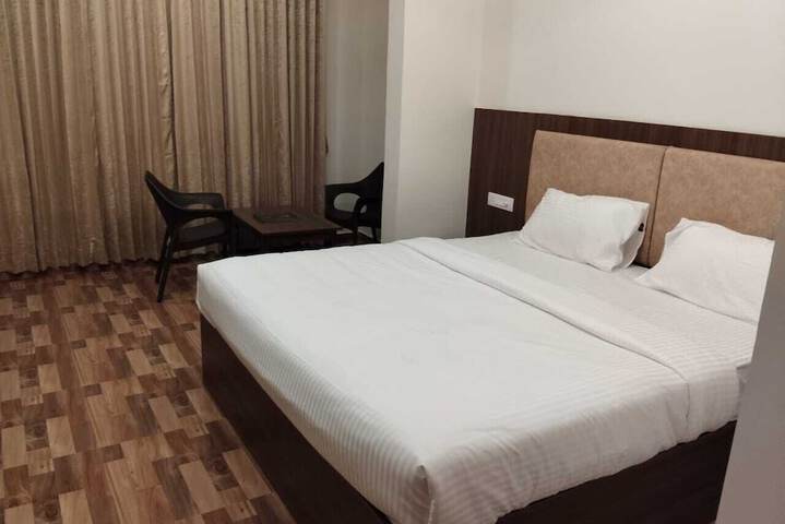 Room 13 of 21