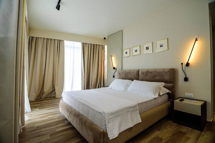 Room 3 of 20