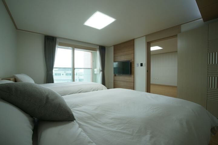Room 7 of 26