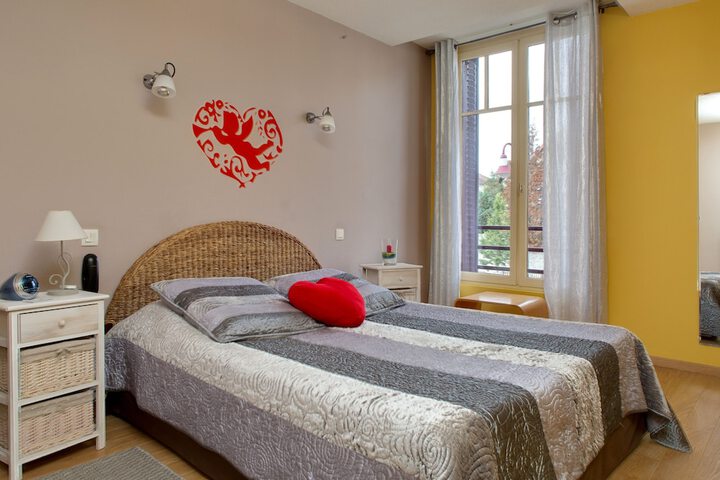 Room 3 of 41
