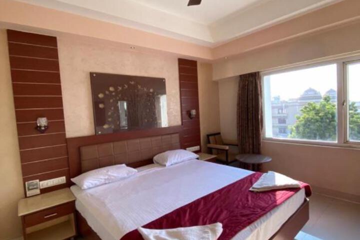 Maya Residency