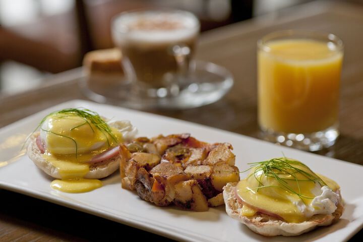 Breakfast/Coffee Service 21 of 32