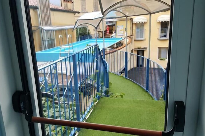 Pool 14 of 34