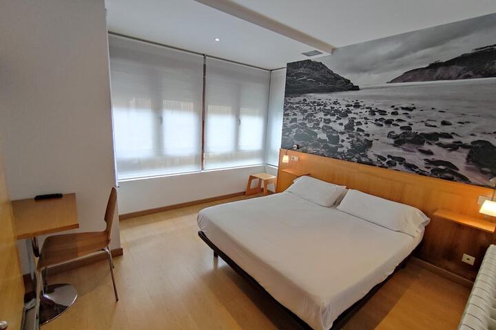Room 11 of 24