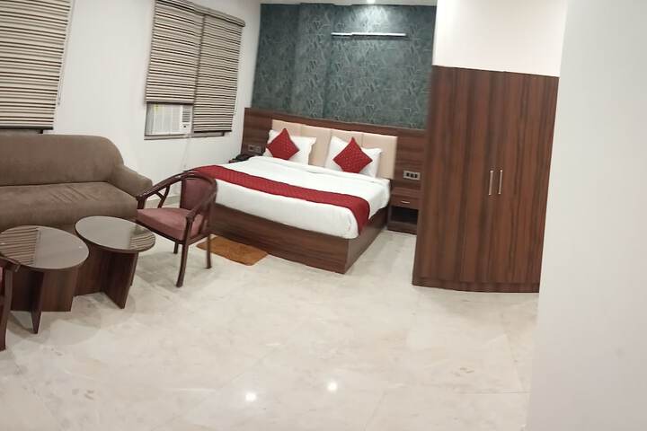 Room 3 of 17