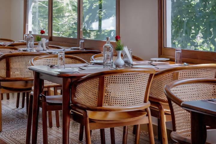 Dining 50 of 81