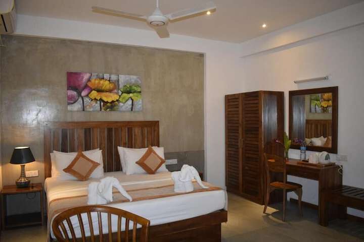 Room 15 of 32