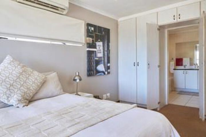 Room 2 of 6