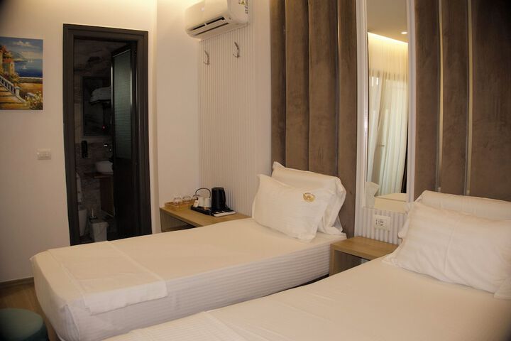 Room 3 of 56