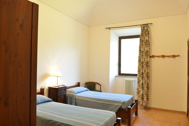 Room 18 of 18