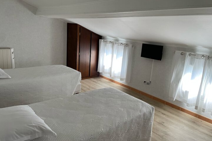 Room 10 of 36