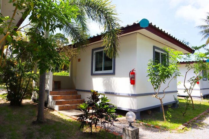 Room 4 of 76
