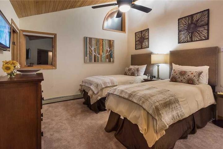 Room 5 of 25