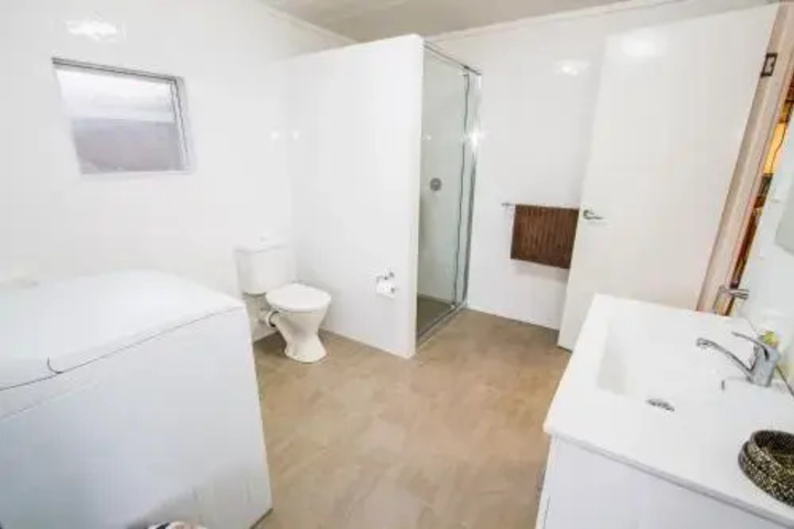 Room 4 of 10