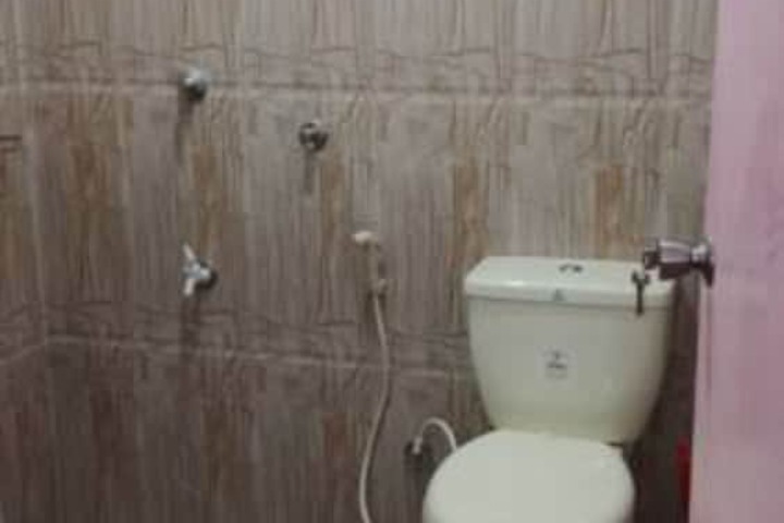 Room 8 of 18