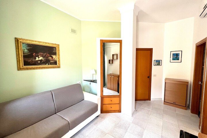Room 18 of 32