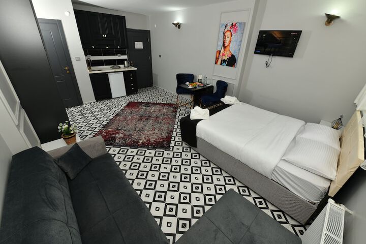 Room 12 of 47