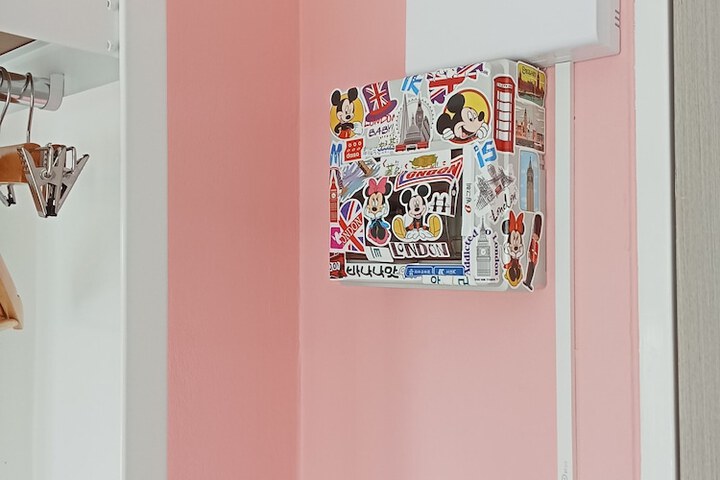 Room 4 of 77