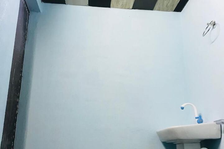 Room 13 of 24