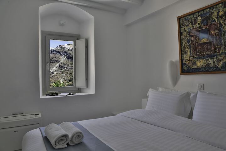 Room 2 of 92