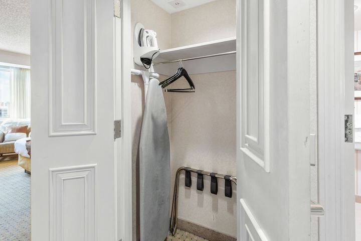 Room 10 of 80