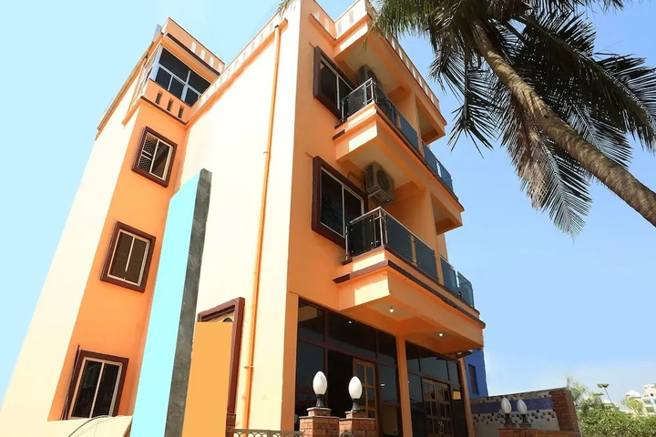 OYO 11866 N J RESIDENCY