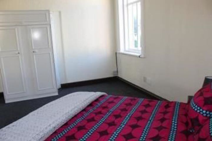 Room 4 of 11