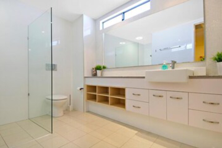 Room 3 of 20