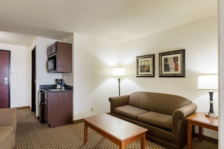 Room 5 of 25