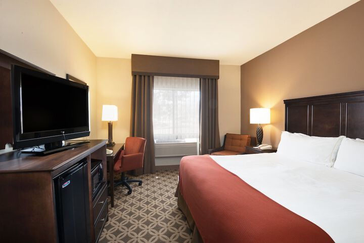 Room 10 of 36