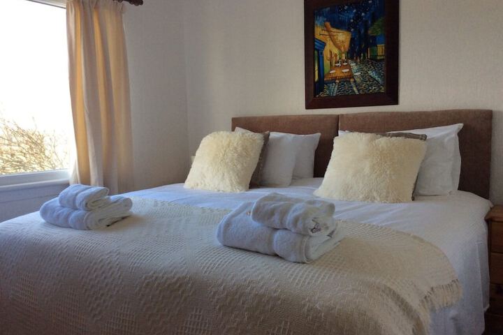 Room 4 of 14