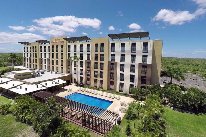 Pool Hotel
