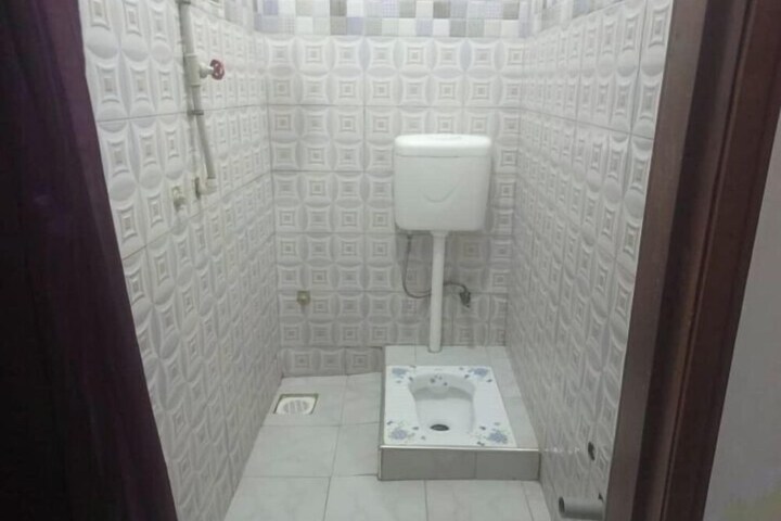 Room 5 of 6