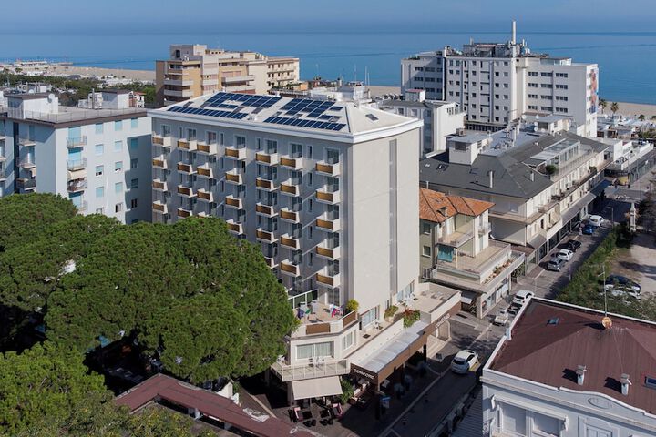 Hotel 83 of 84