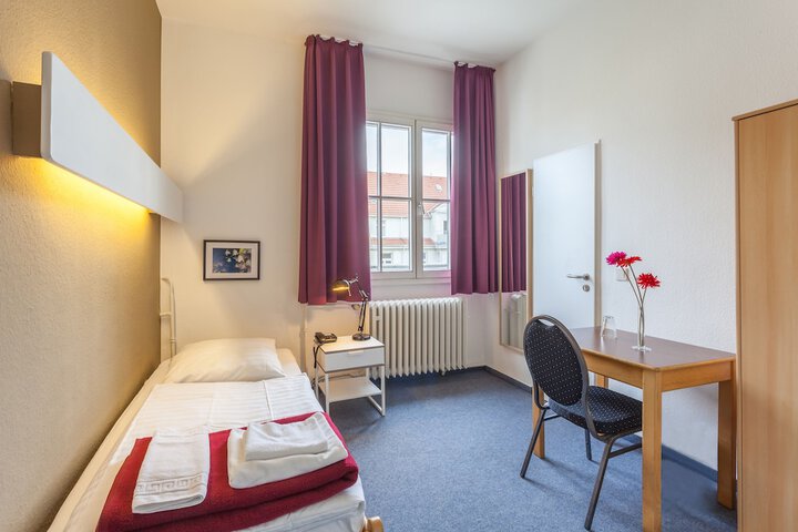 Room 3 of 12
