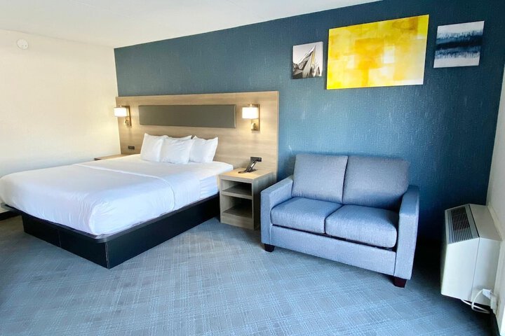 Room 7 of 28