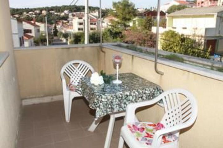 Studio in Okrug Gornji With Enclosed Garden and Wifi 60 m From the