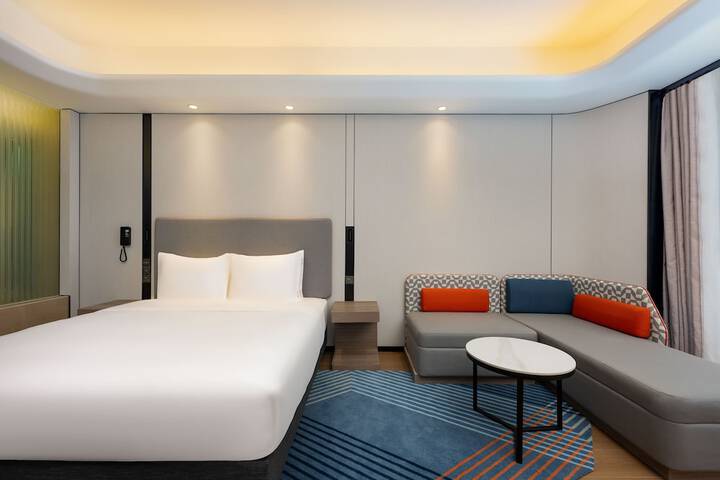 Room 11 of 52
