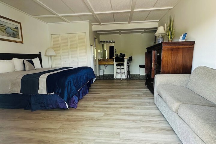 Room 7 of 17