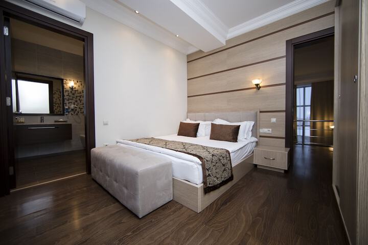 Room 19 of 160
