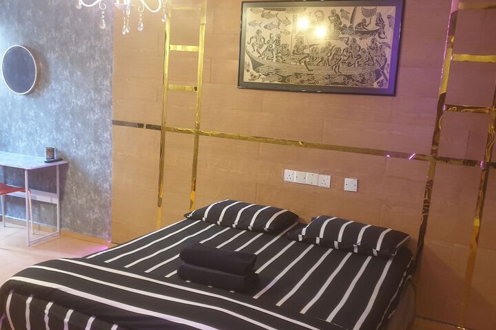 Room 28 of 37