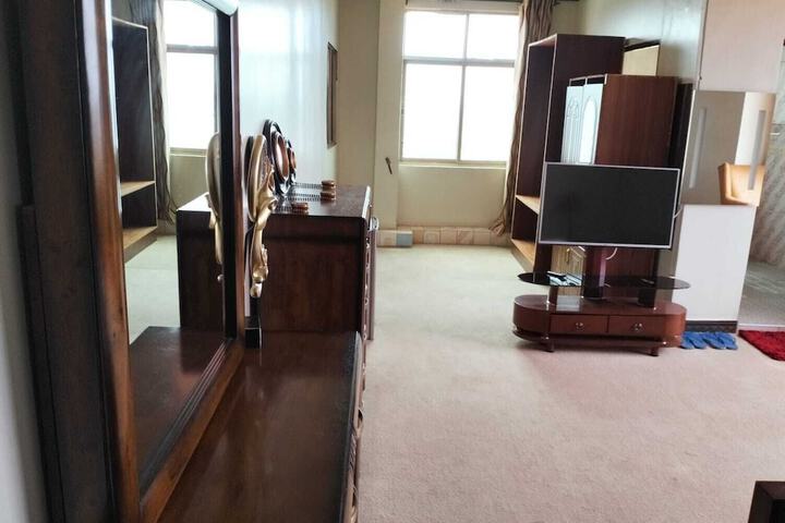 Room 5 of 11