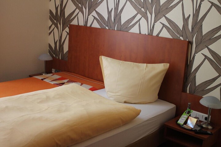 Room 13 of 46