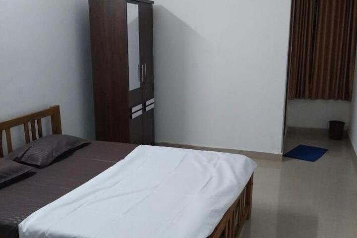 Chandragiri Lodging
