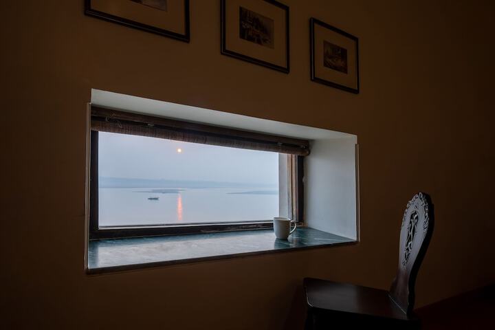 Room 15 of 85