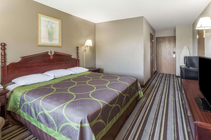 1 King Bed (1 of 9)