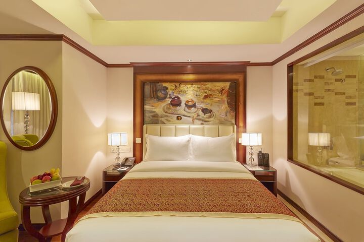 Room 29 of 64